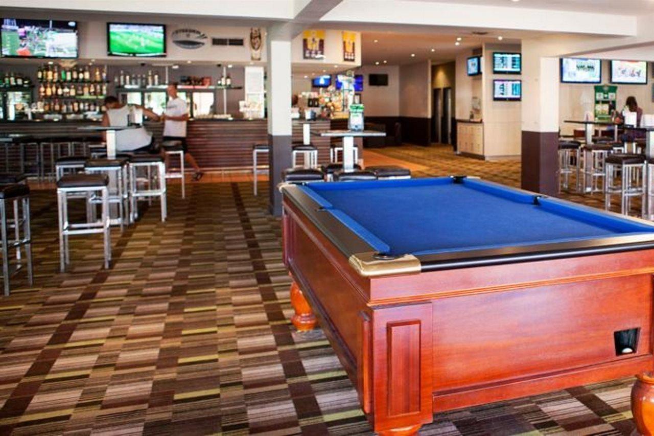 Nightcap At Edge Hill Tavern Cairns Extérieur photo